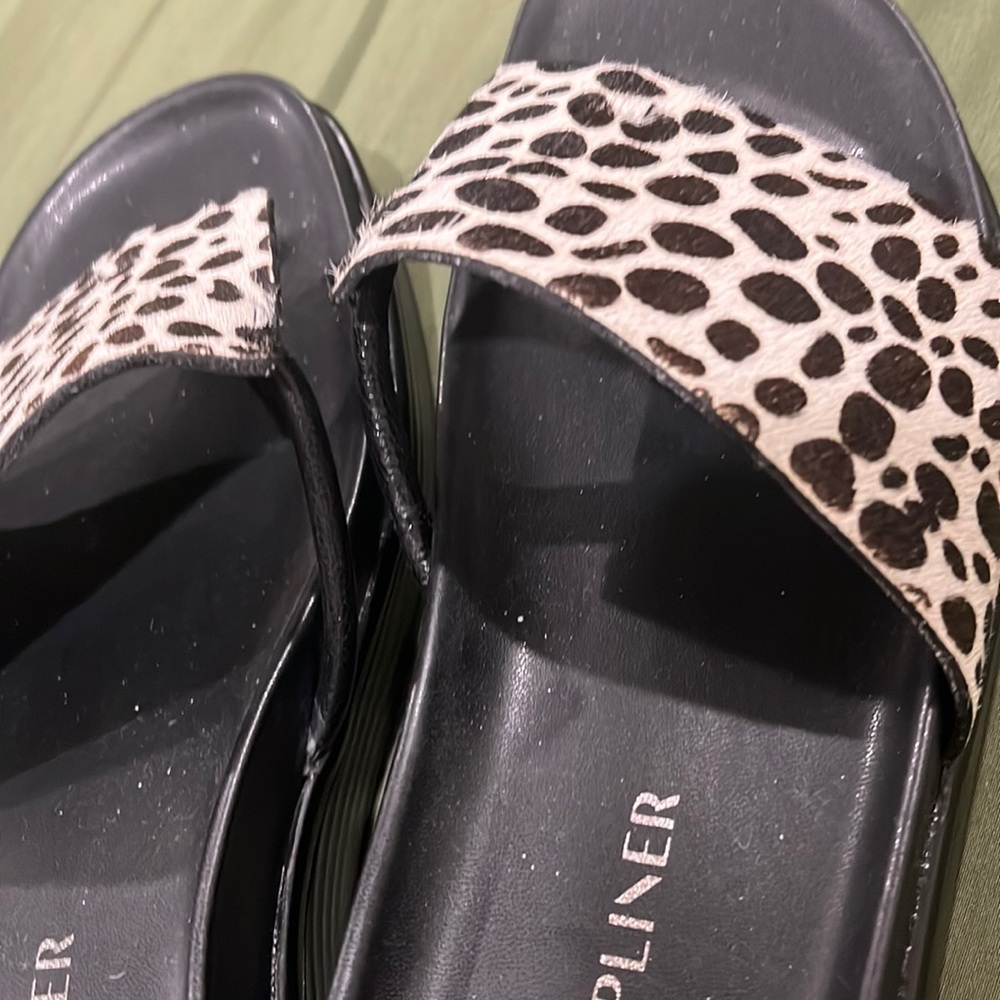 Donald Pliner  brand new size 71/2 brown and tan spotted on top